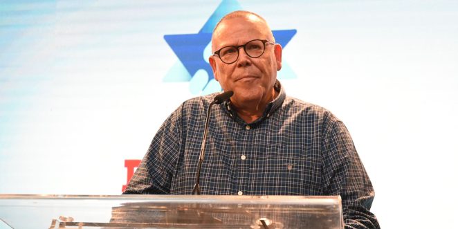 ארנון בר דוד