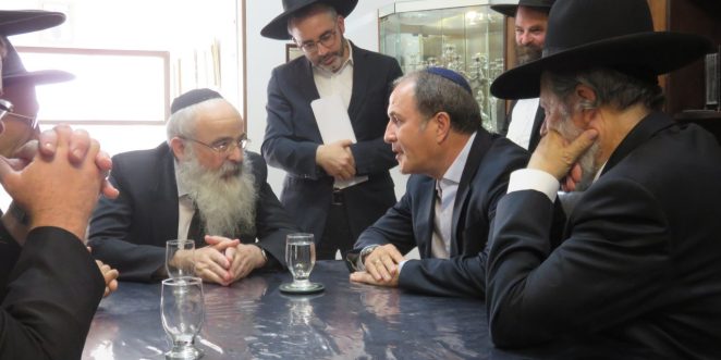 יחיאל לסרי עם רבנים