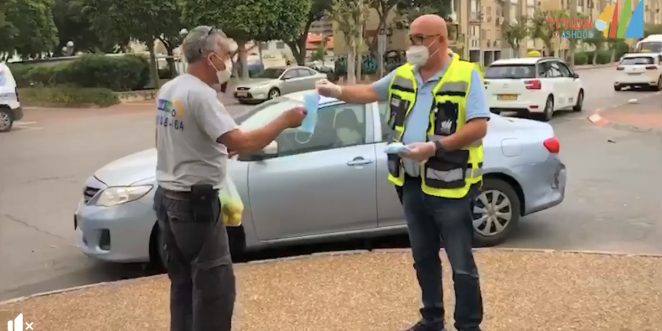 חלוקת מסיכות