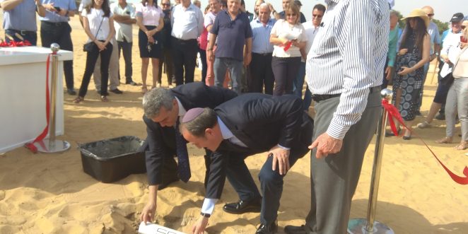יחיאל לסרי מניח אבן פינה למכללה 10.6.18 צילום יחצ