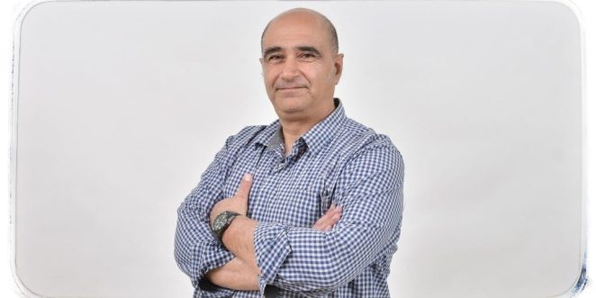 מרצה הסדרה עופר ישראלי-צילום סטודיו עננים